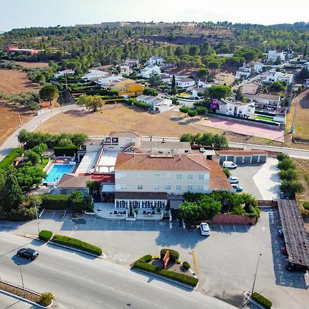 Hotel & Restaurant Figueres Parc Los Hostalets de Llers Dış mekan fotoğraf