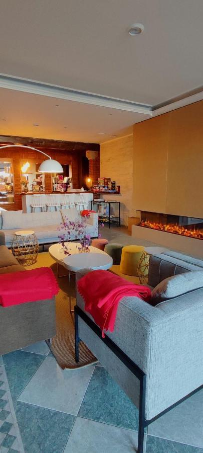 Hotel & Restaurant Figueres Parc Los Hostalets de Llers Dış mekan fotoğraf