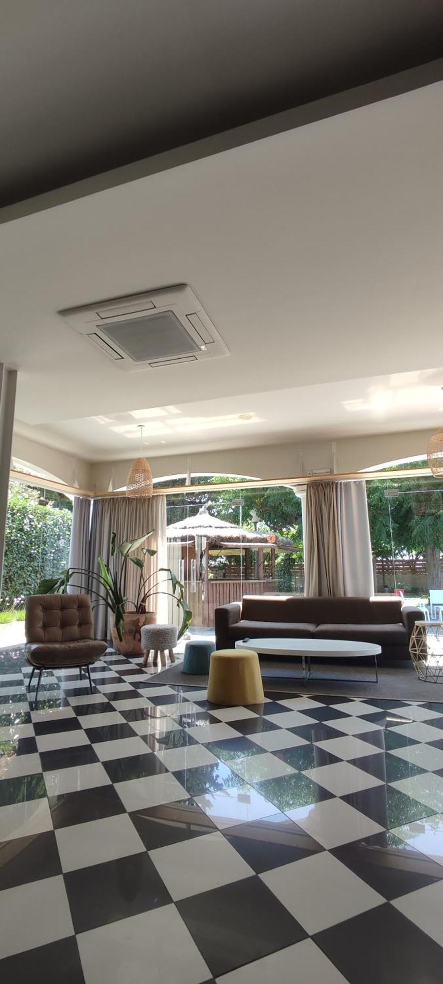 Hotel & Restaurant Figueres Parc Los Hostalets de Llers Dış mekan fotoğraf