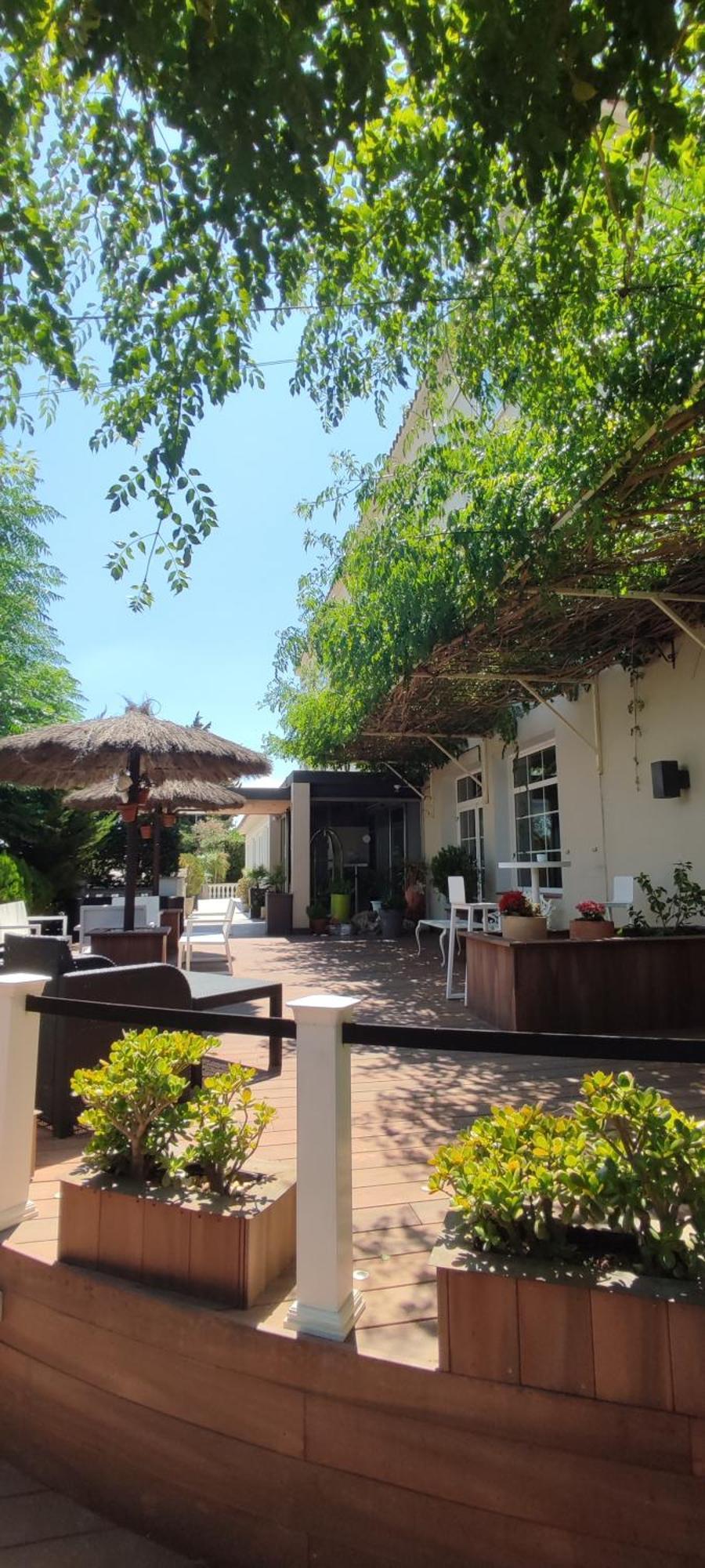 Hotel & Restaurant Figueres Parc Los Hostalets de Llers Dış mekan fotoğraf