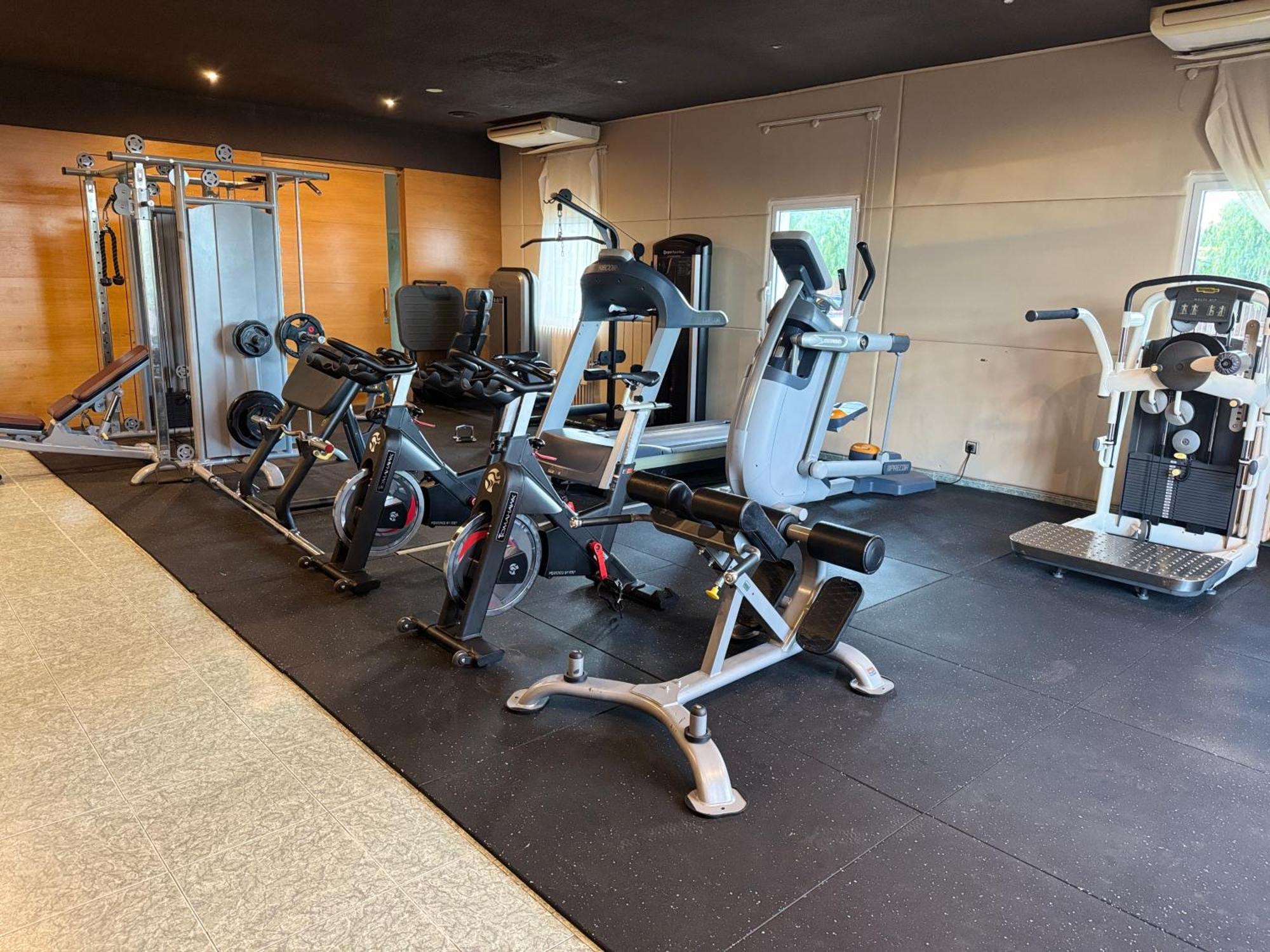 Hotel & Restaurant Figueres Parc Los Hostalets de Llers Dış mekan fotoğraf