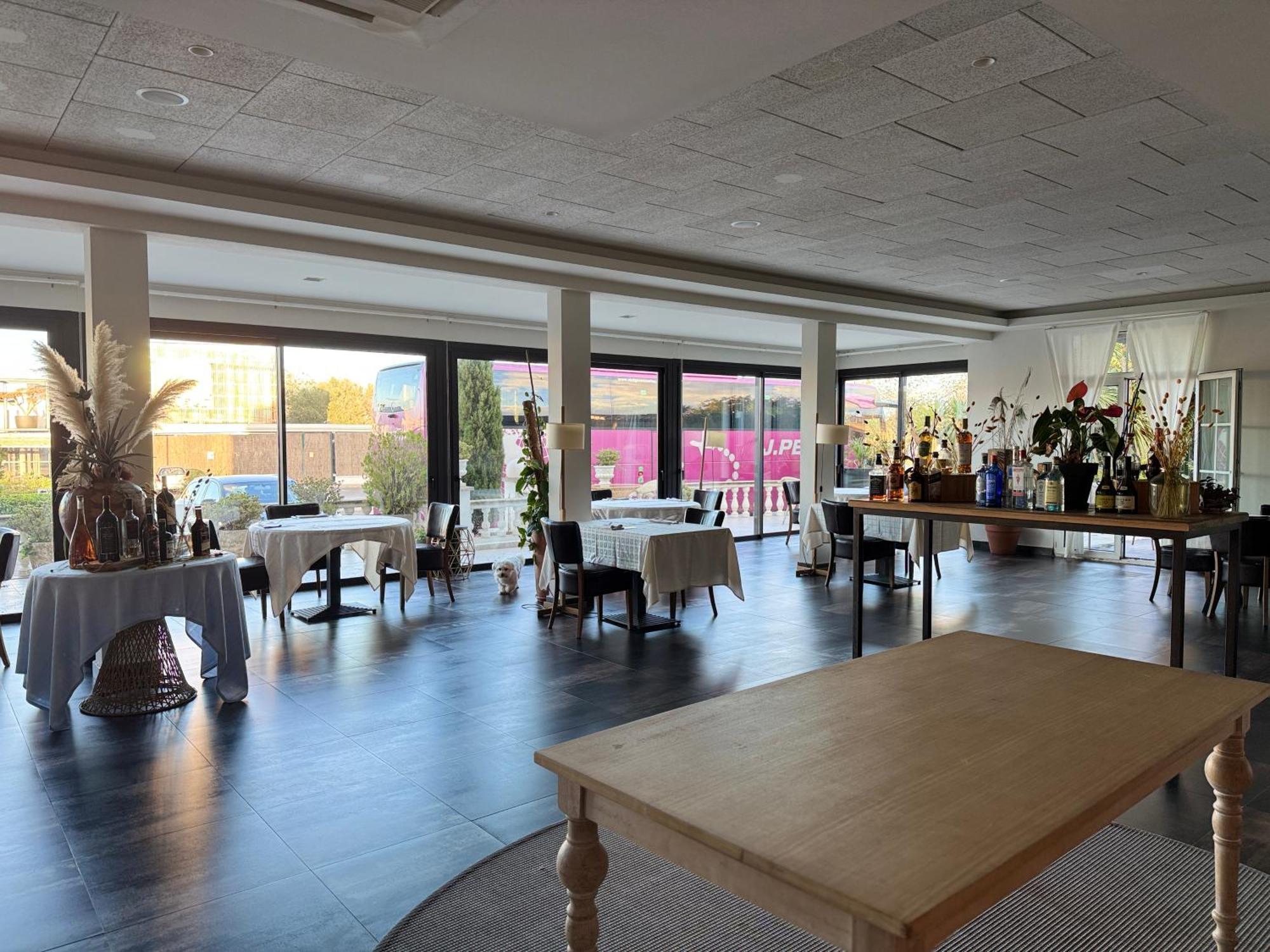 Hotel & Restaurant Figueres Parc Los Hostalets de Llers Dış mekan fotoğraf