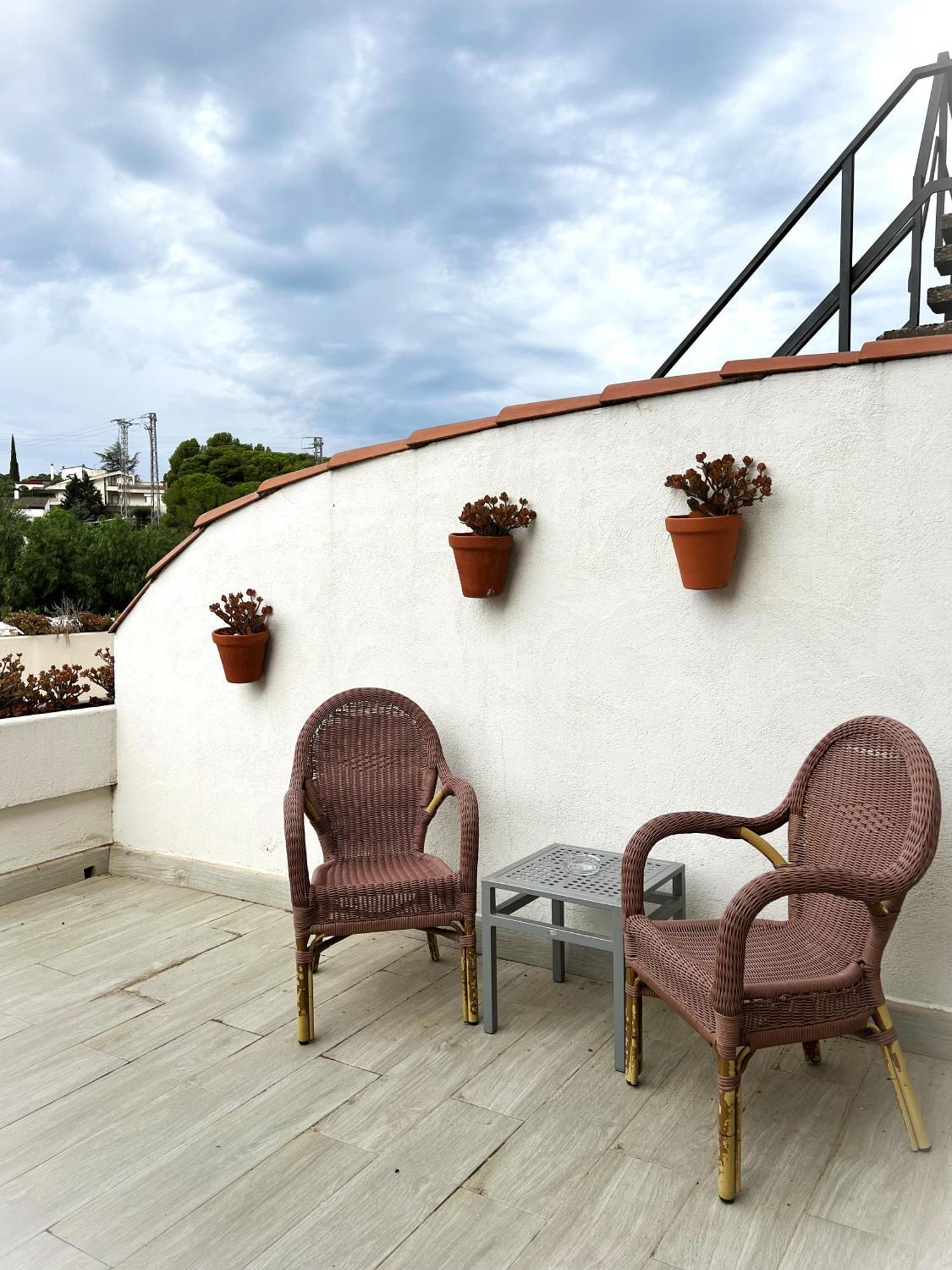 Hotel & Restaurant Figueres Parc Los Hostalets de Llers Dış mekan fotoğraf